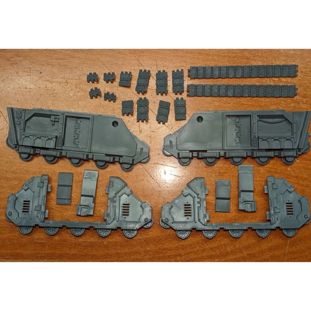 Warhammer 30K Space Marine Bits Deimos Predator Sides Armor Tracks Set - Picture 7 of 7